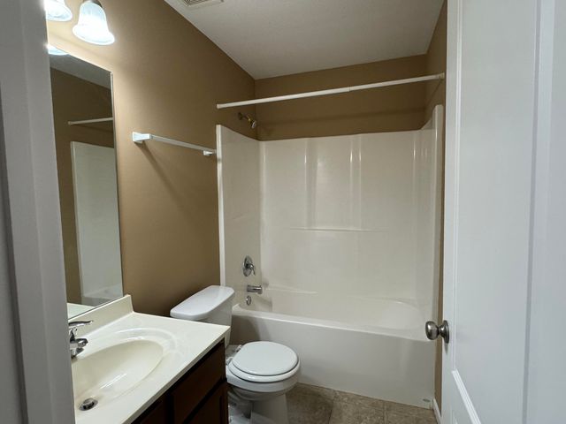 4209 BOLD VENTURE DR, Columbia, MO 65202