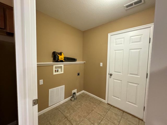 4209 BOLD VENTURE DR, Columbia, MO 65202