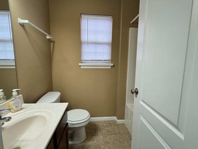 4209 BOLD VENTURE DR, Columbia, MO 65202