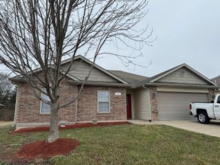 4209 BOLD VENTURE DR, Columbia, MO 65202