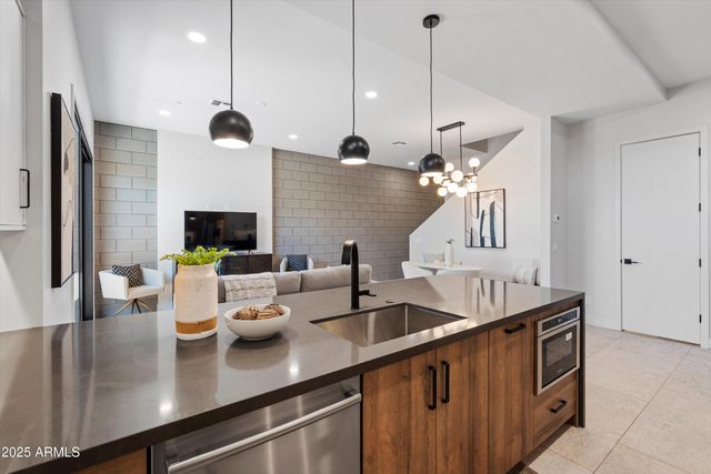 377 E Windsor Avenue 21, Phoenix, AZ 85004