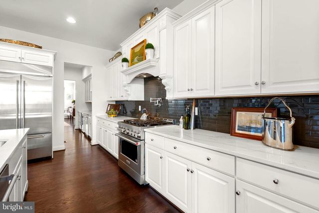6410 PADDINGTON ST, Middle River, MD 21220