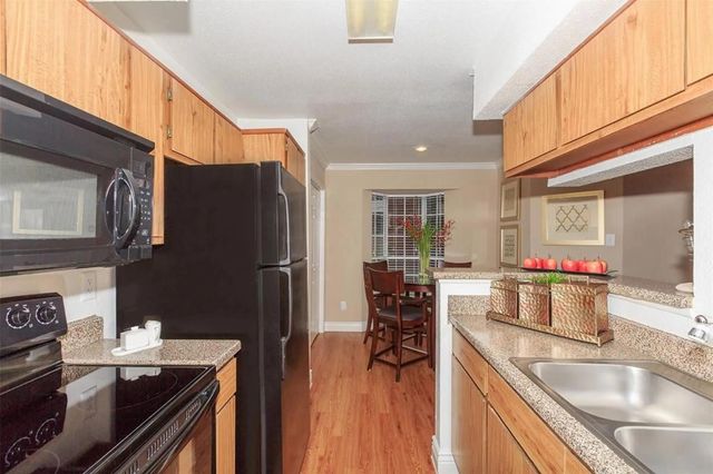 8110 Creekbend Drive 509, Houston, TX 77071
