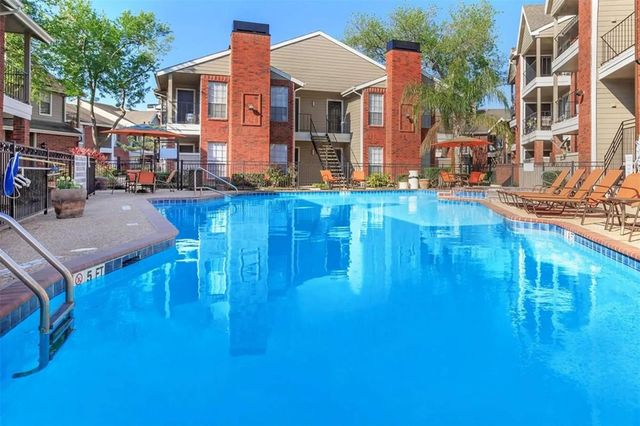 8110 Creekbend Drive 509, Houston, TX 77071