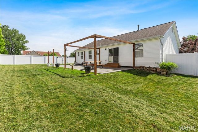1269 Little Brave Drive, O'fallon, MO 63366