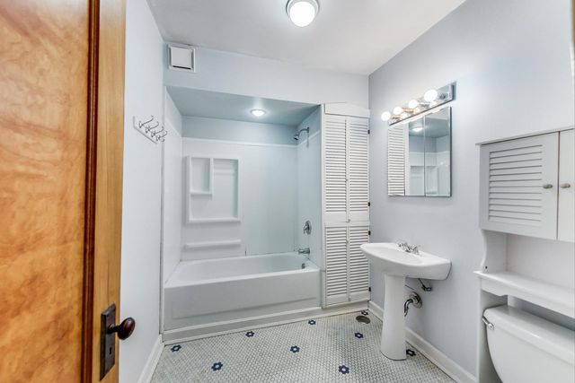 4229 N Ashland Avenue 1, Chicago, IL 60613