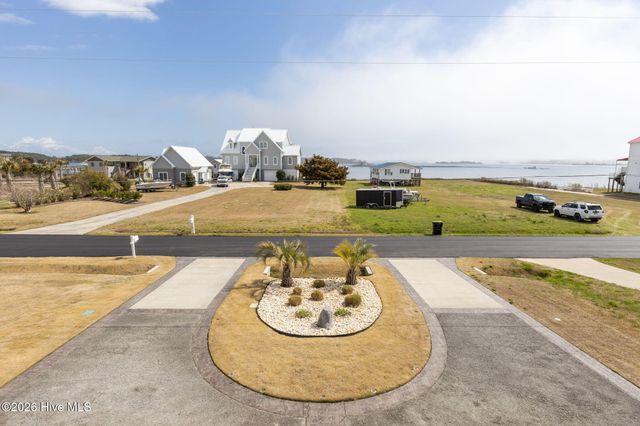 314 Easy Street, Swansboro, NC 28584