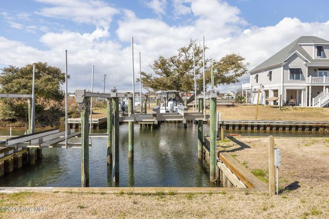 314 Easy Street, Swansboro, NC 28584