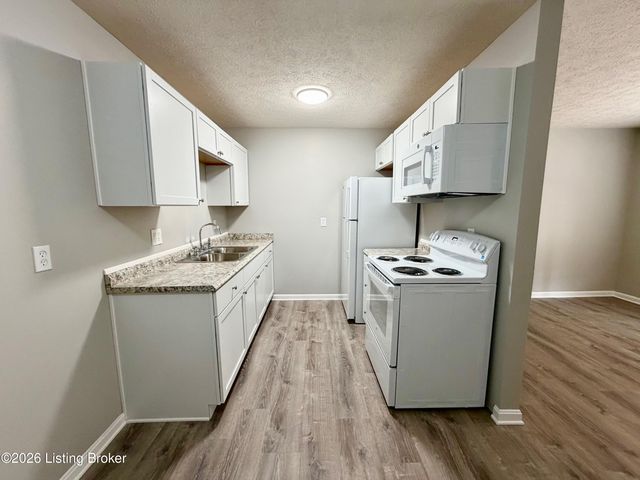 515 E 4th St 1, New Albany, IN 47150