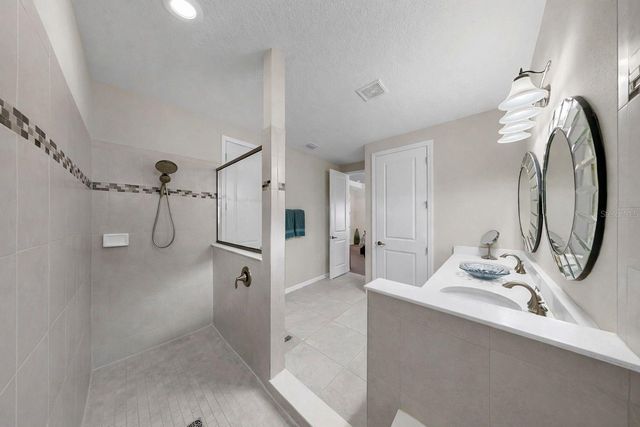 14110 BARRINGTON STOWERS DR, Lithia, FL 33547