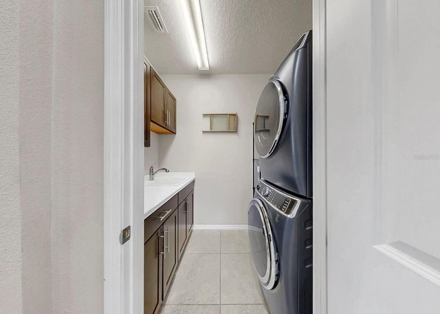 14110 BARRINGTON STOWERS DR, Lithia, FL 33547