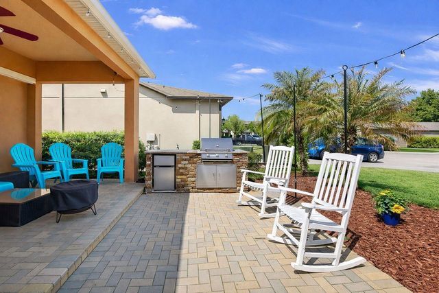 14110 BARRINGTON STOWERS DR, Lithia, FL 33547