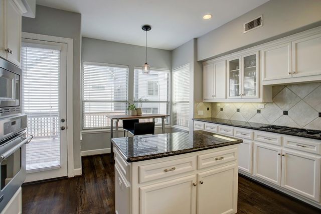 618 Asbury Street, Houston, TX 77007