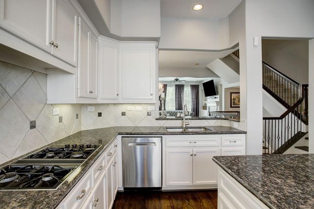 618 Asbury Street, Houston, TX 77007