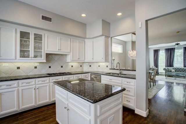 618 Asbury Street, Houston, TX 77007