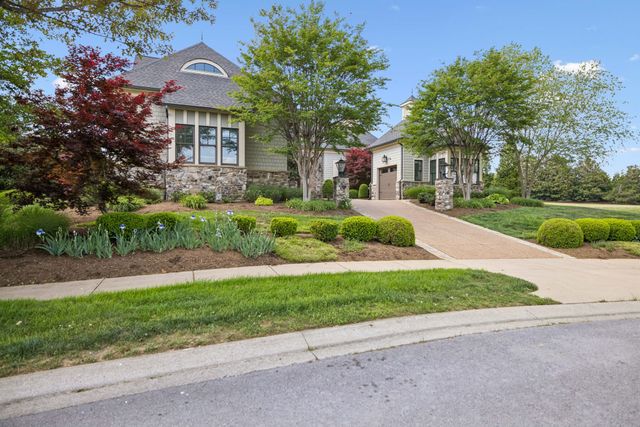 6054 Pelican Way, College Grove, TN 37046