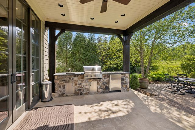 6054 Pelican Way, College Grove, TN 37046