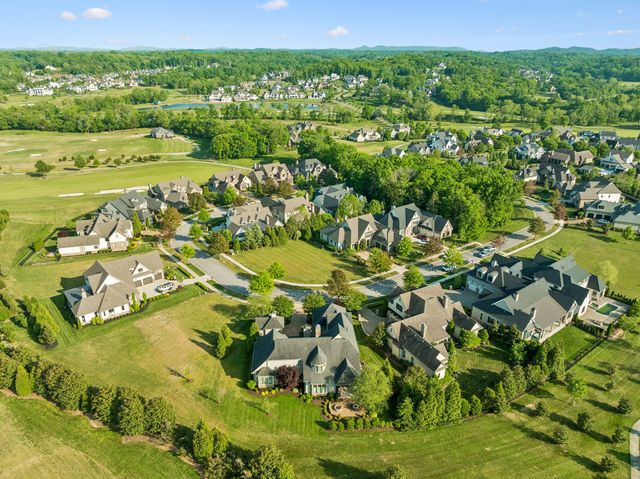 6054 Pelican Way, College Grove, TN 37046