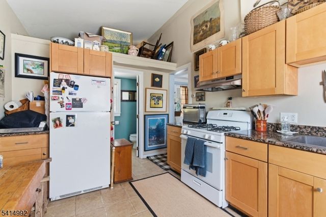 1 Wilson Dr, Stockton Boro, NJ 08559