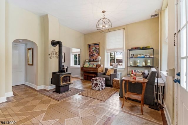 1 Wilson Dr, Stockton Boro, NJ 08559