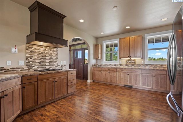 168715 W Johnson, Prosser, WA 99350