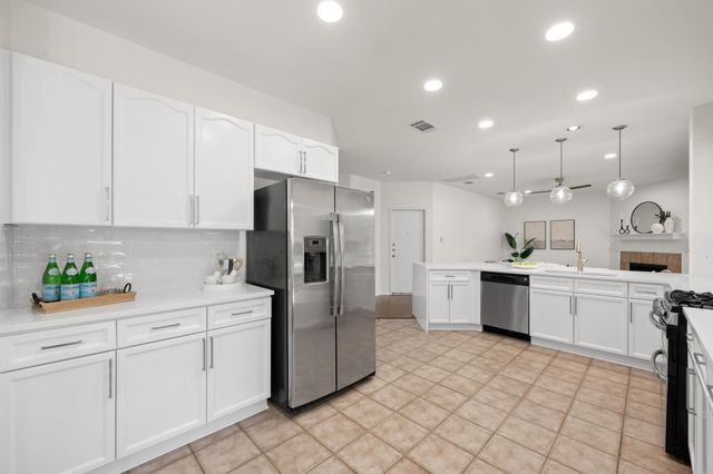 6129 Jumano LN, Austin, TX 78749