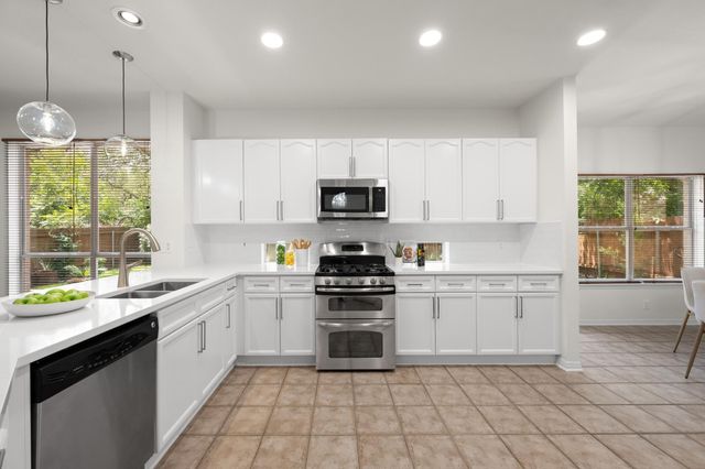 6129 Jumano LN, Austin, TX 78749