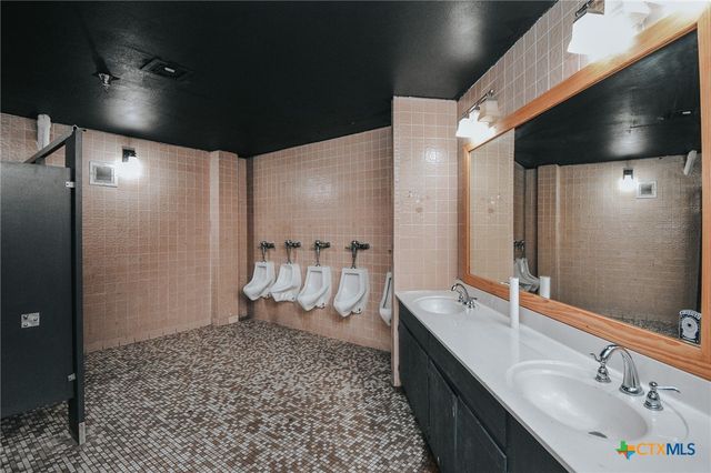 4106 Houston Highway, Victoria, TX 77901