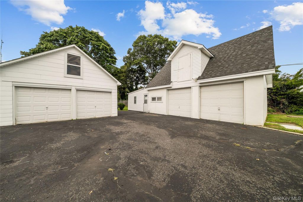 120 N Ocean Avenue, Patchogue, NY 11772 — photo 2