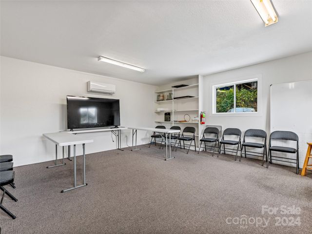 24 Old County Home Road, Asheville, NC 28806