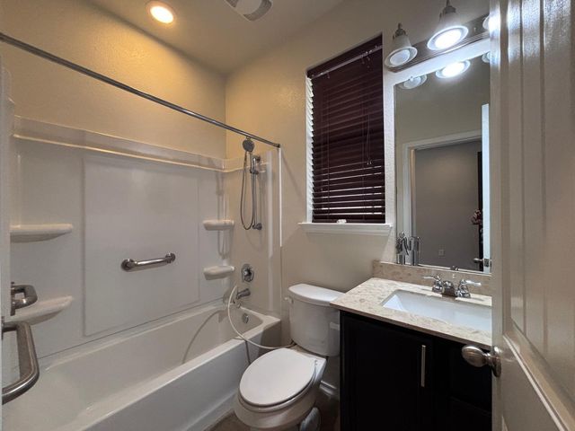 1405 Berlin LN, Austin, TX 78753
