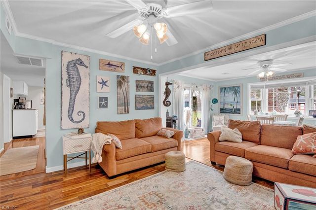 9 Colonial Acres DR, Hampton, VA 23664