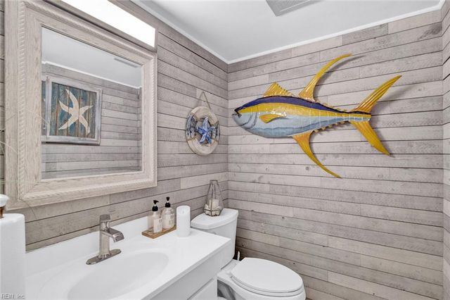 9 Colonial Acres DR, Hampton, VA 23664