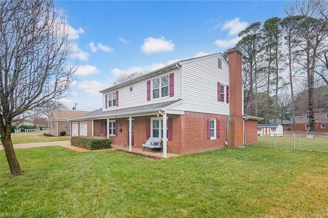 9 Colonial Acres DR, Hampton, VA 23664