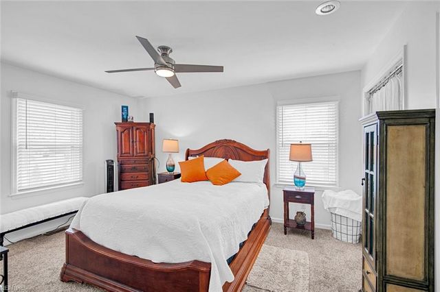 9 Colonial Acres DR, Hampton, VA 23664