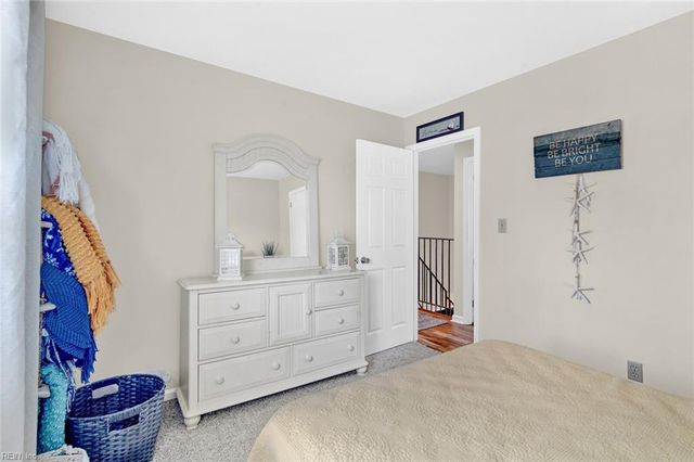 9 Colonial Acres DR, Hampton, VA 23664