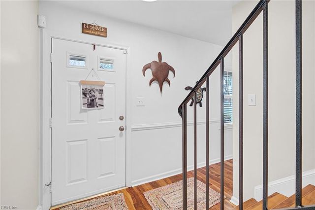 9 Colonial Acres DR, Hampton, VA 23664