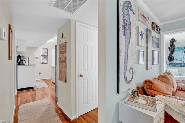 9 Colonial Acres DR, Hampton, VA 23664