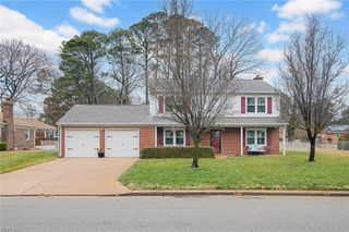 9 Colonial Acres DR, Hampton, VA 23664