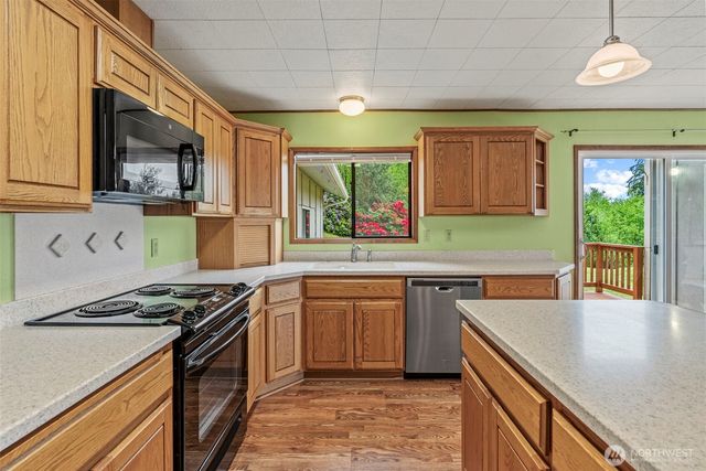 1086 W State Route 4, Cathlamet, WA 98612