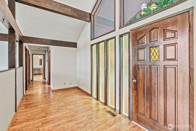 1086 W State Route 4, Cathlamet, WA 98612