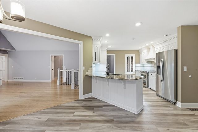 7 Deer RUN, Joplin, MO 64804