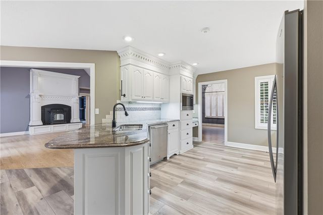 7 Deer RUN, Joplin, MO 64804