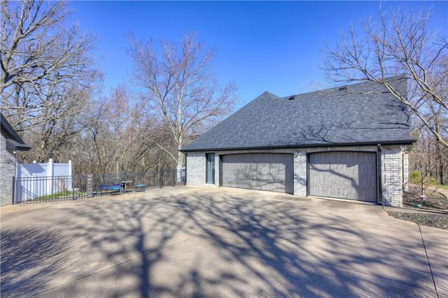 7 Deer RUN, Joplin, MO 64804