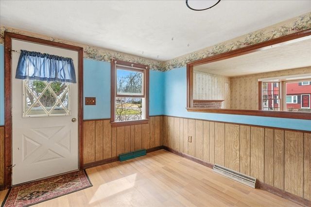 8 Cary Rd, Plymouth, MA 02360