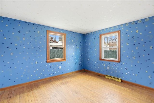 8 Cary Rd, Plymouth, MA 02360