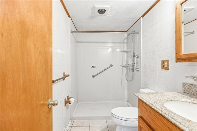 8 Cary Rd, Plymouth, MA 02360