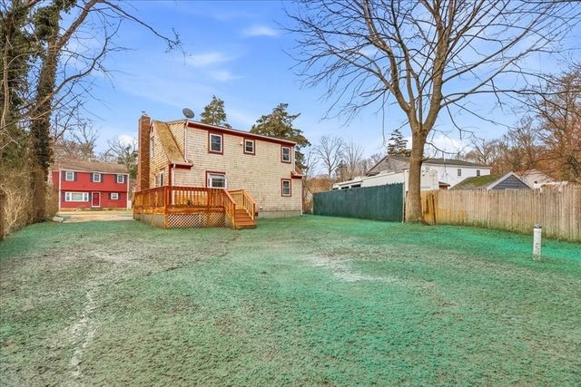 8 Cary Rd, Plymouth, MA 02360