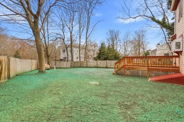 8 Cary Rd, Plymouth, MA 02360