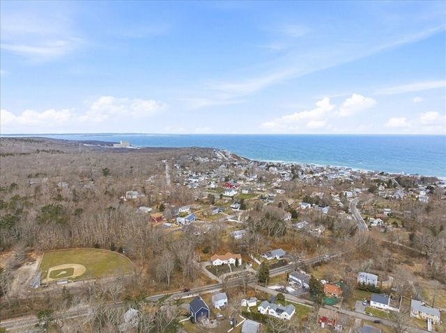 8 Cary Rd, Plymouth, MA 02360